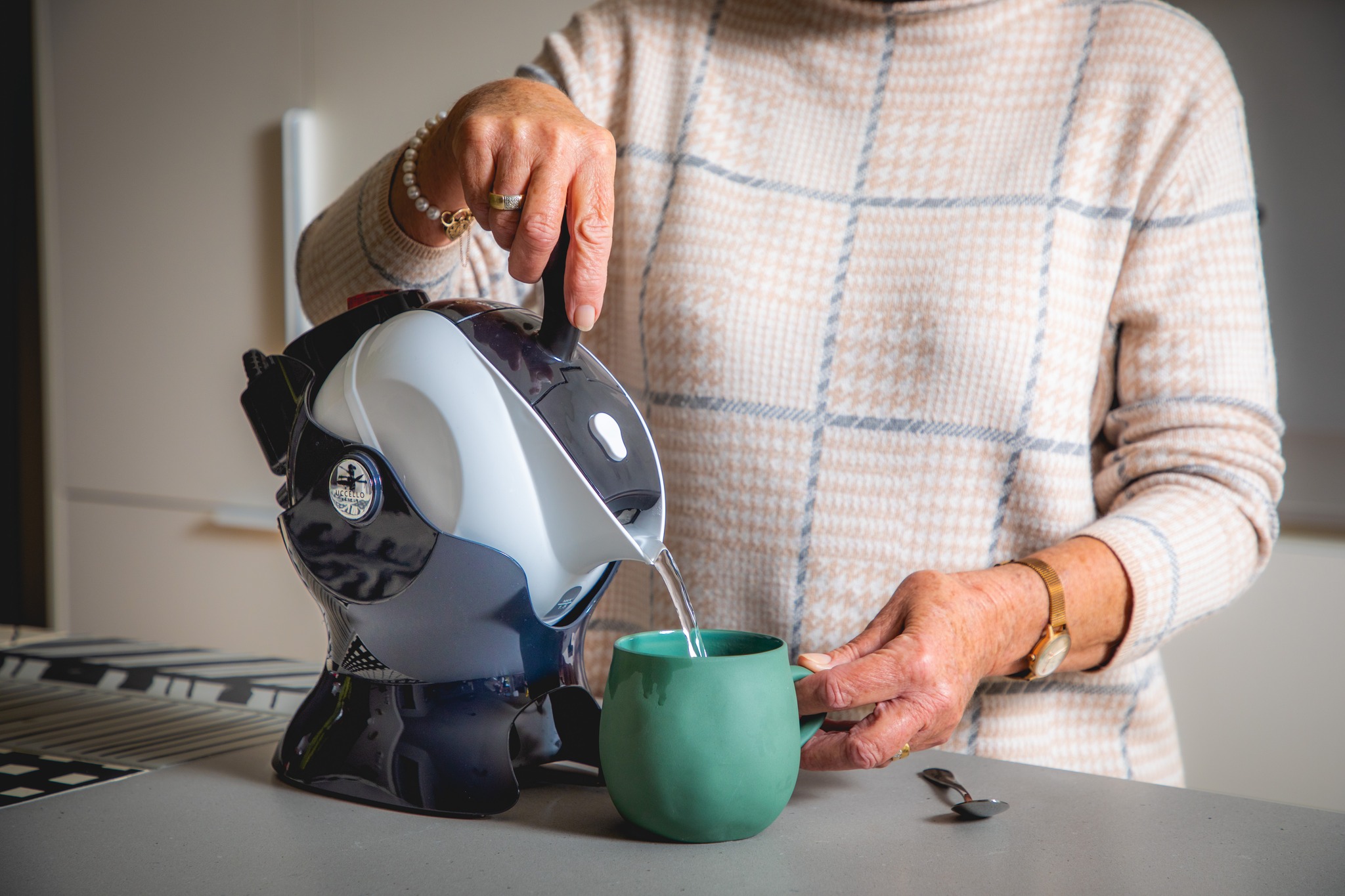 Uccello Kettle The Best Lightweight Kettle for the Elderly