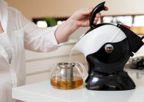 Uccello Kettle with its tilt-to-pour action