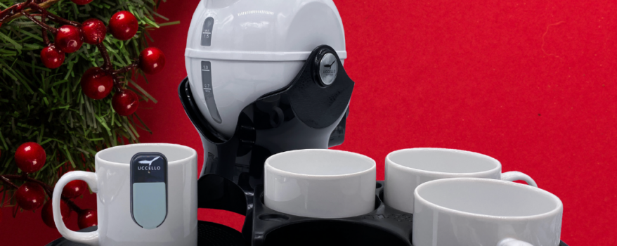 The Uccello Kettle, Muggi Cup Holder, Liquid Level Indicator and Uccello Grip Mat