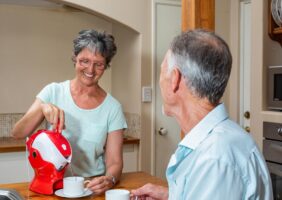 Elderly couple making tea with the Uccello Kettle